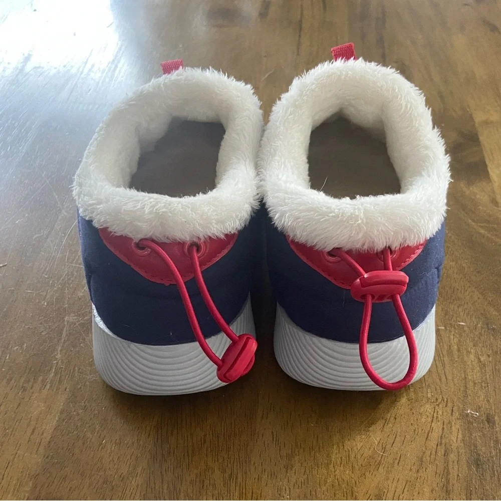 Lands’ End Navy Blue Hard Soled Slippers size 3 (youth)